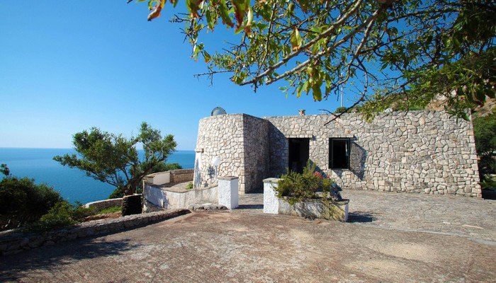 villa-700x400