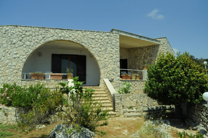 scogliera-gabbiano-villa-archi-07